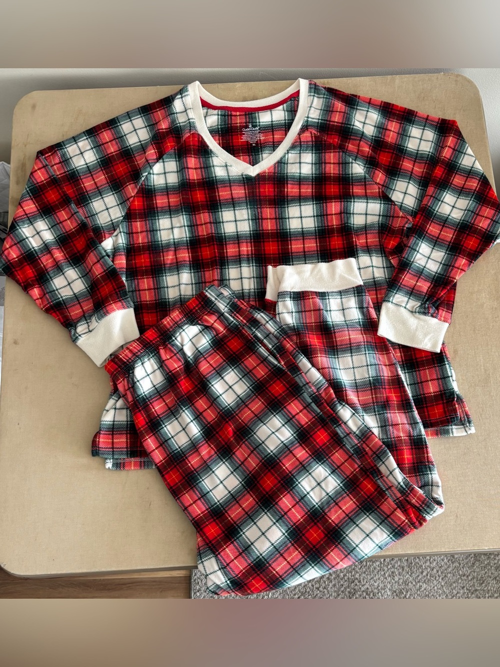 Ladies XL Cuddl Duds Red White Green Plaid Pajama Set